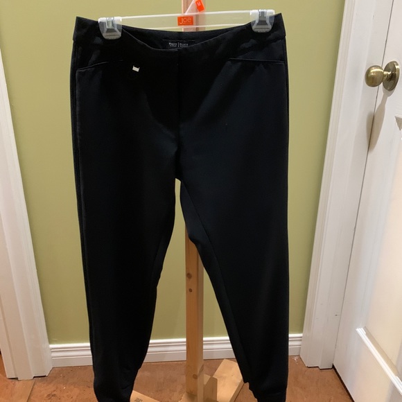 Black size 0 - 7/8 length pant WHBM - Picture 11 of 13